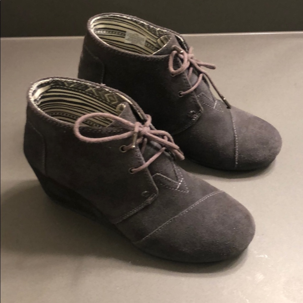 Tom’s booties